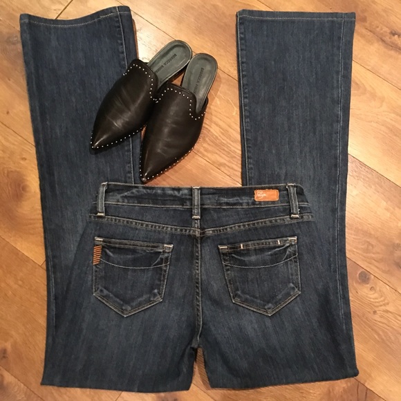 PAIGE LAUREL CANYON LOWRISE JEANS - Picture 6 of 12